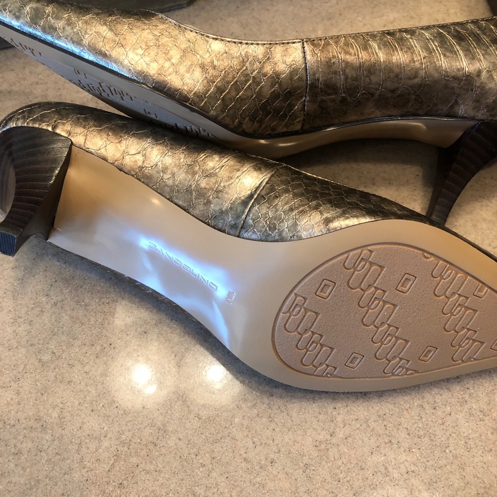 New Bandolino Heels Snake Print Size 10